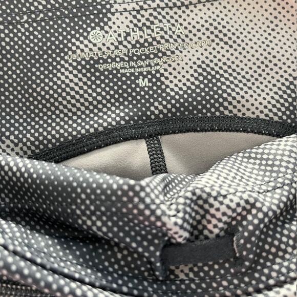 Athleta Women’s Ultimate Stash Pocket Printed Capri Leggings - Size M Gray/Black - Picture 3 of 5